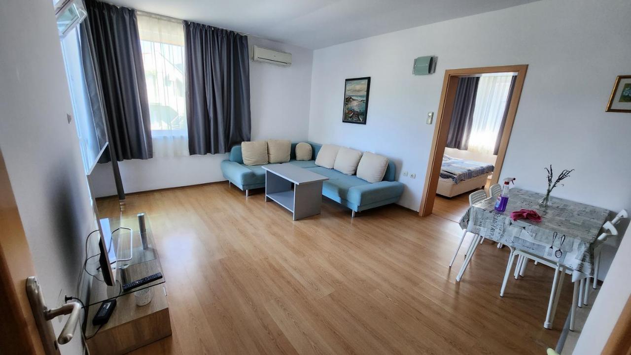 Nushev Hotel Sveti Vlas Ngoại thất bức ảnh