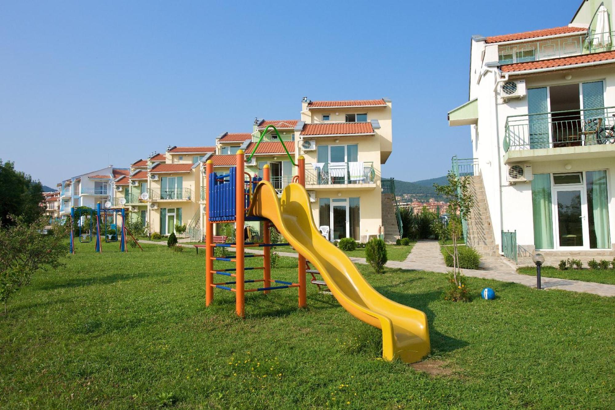 Nushev Hotel Sveti Vlas Ngoại thất bức ảnh