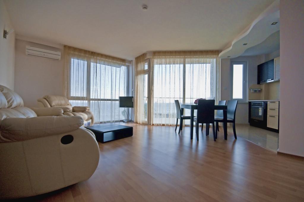 Nushev Hotel Sveti Vlas Ngoại thất bức ảnh