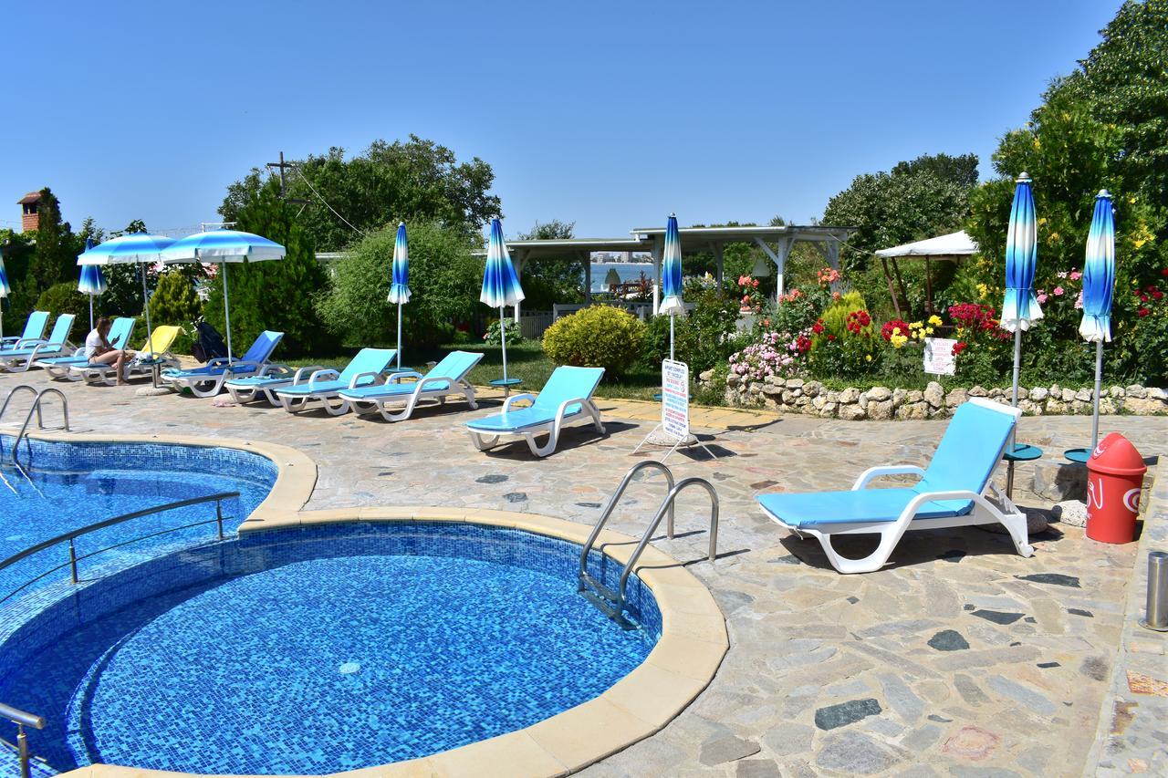 Nushev Hotel Sveti Vlas Ngoại thất bức ảnh