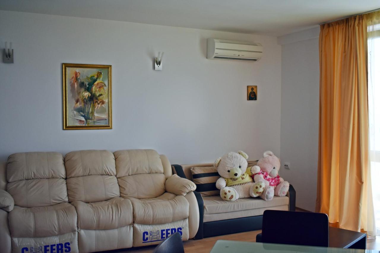 Nushev Hotel Sveti Vlas Ngoại thất bức ảnh
