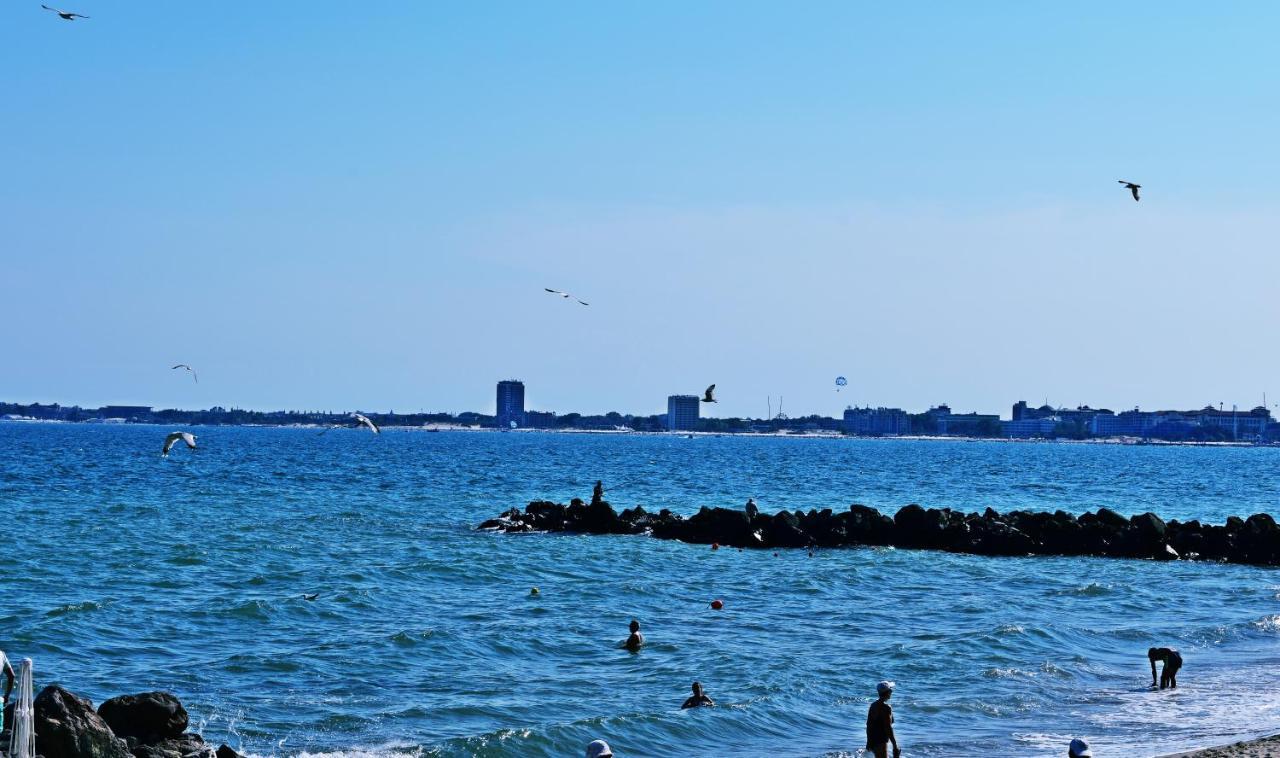 Nushev Hotel Sveti Vlas Ngoại thất bức ảnh
